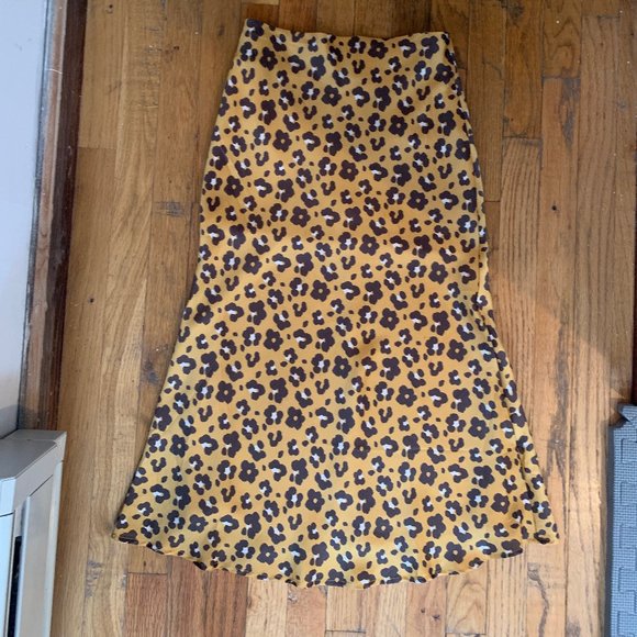 Urband Outfitters Silky Cheetah Knee Length Skirt - Picture 2 of 9